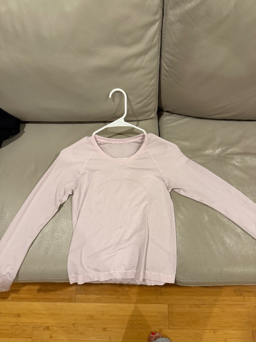 Long sleeve light pink lululemon top short